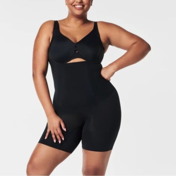 Spanx OnCore Sculpting Open-Bust Mid-Thigh Bodysuit - Medium in Very Black - Picture 1 of 15
